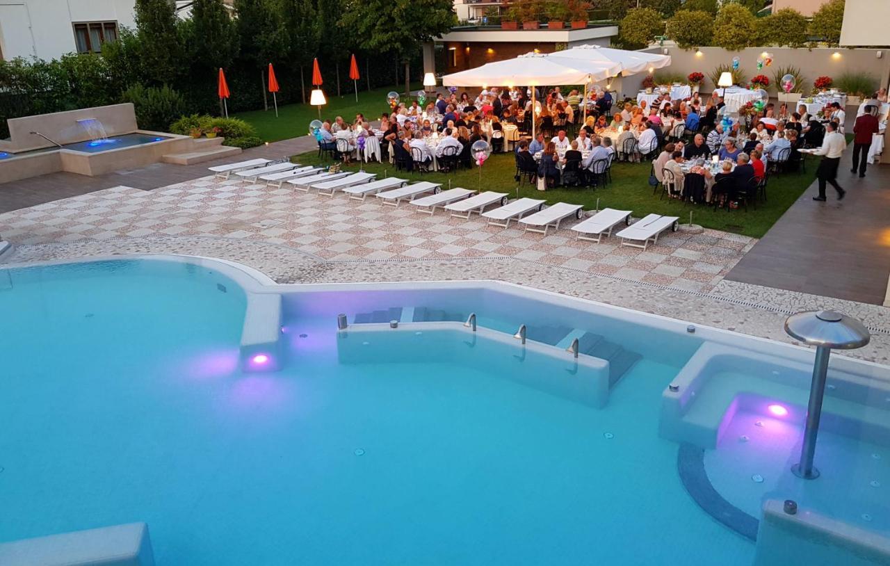 Hotel Eliseo Terme مونتيجروتو تيرمي المظهر الخارجي الصورة